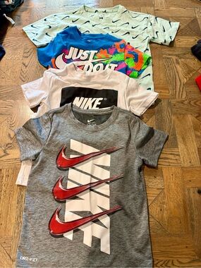 Nike Kids - lot of four t-shirts